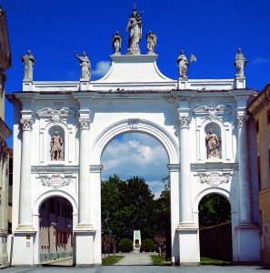 Arco di Belvedere, Cherasco